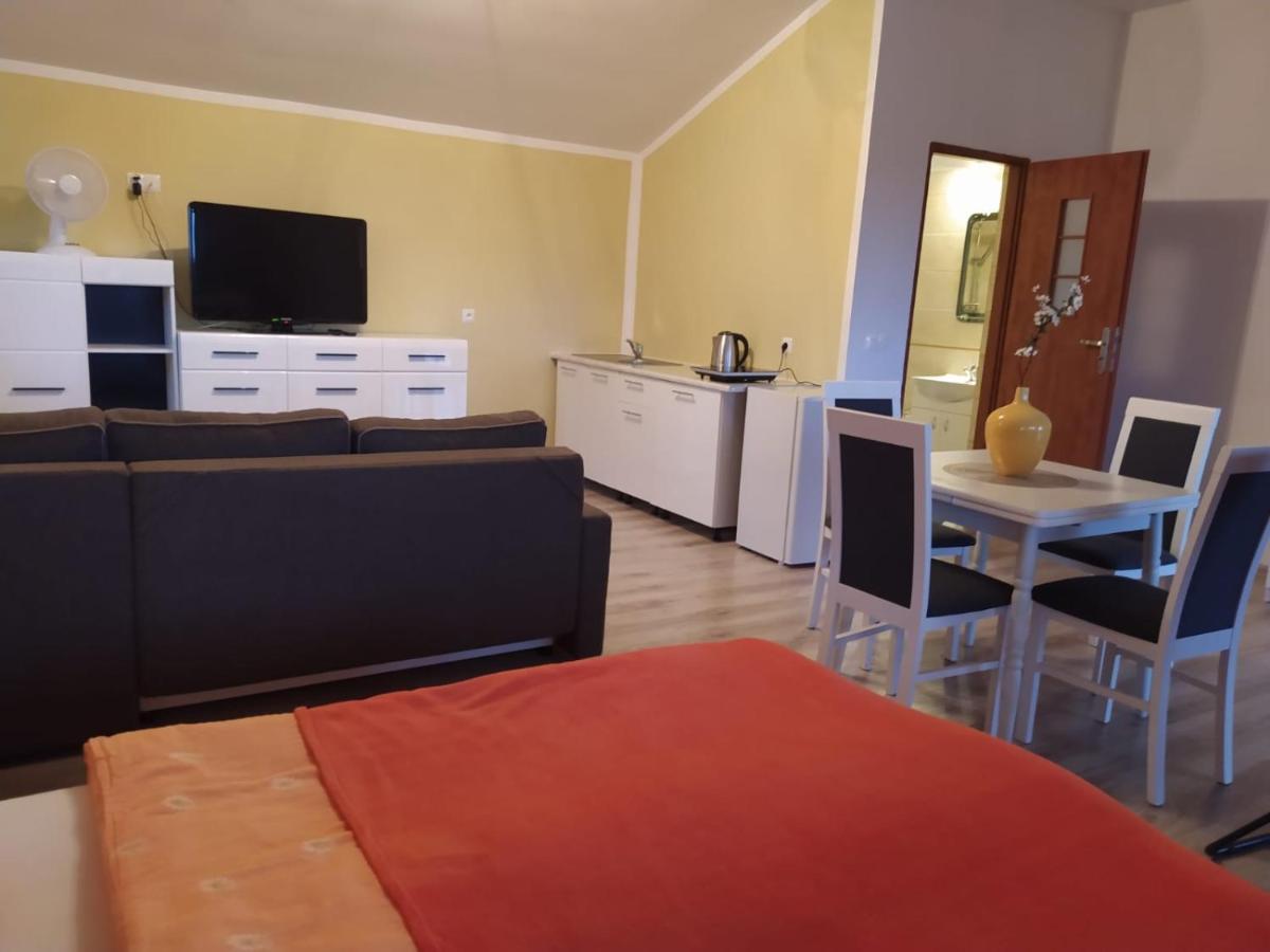 Appartamento Mocik Jastrzębia Góra Esterno foto